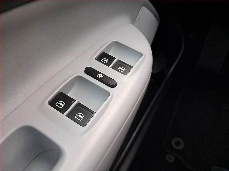 Škoda Octavia (2011) Laurin&Klement 1.8 TSI - fotka 23 z 30