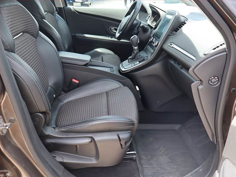 Renault Grand Scénic (2021) 1.3 TCe, Automat, 7 míst, Kůže - fotka 9 z 22