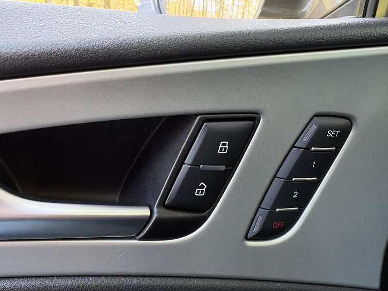 Audi A6 (2012) kombi 3.0 V6 TDI quattro pěkná - fotka 22 z 31
