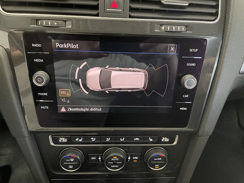 Volkswagen Golf 1.4 TSi ČR LED SERVISKA  - fotka 24 z 27