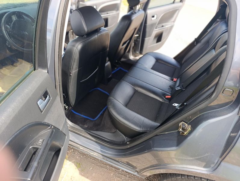 Ford Mondeo (2006) 2.0 TDCi  - fotka 7 z 13