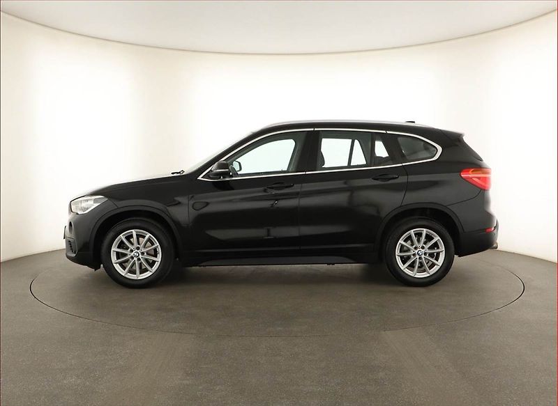 BMW X1 (2019) sDrive18i, Automat, Serv.kniha - fotka 3 z 19