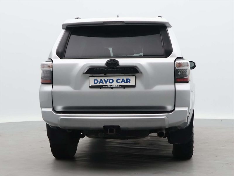 Toyota 4Runner 4,0 L V6 202kW 4WD AUT LED - fotka 6 z 28