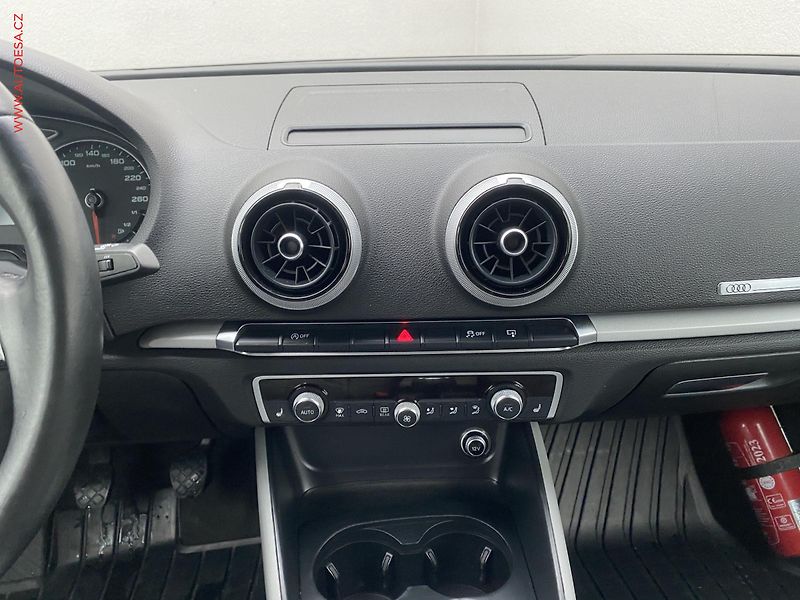 Audi A3 (2017) 1.6 TDi, Bixen, panor, kůže - fotka 12 z 20