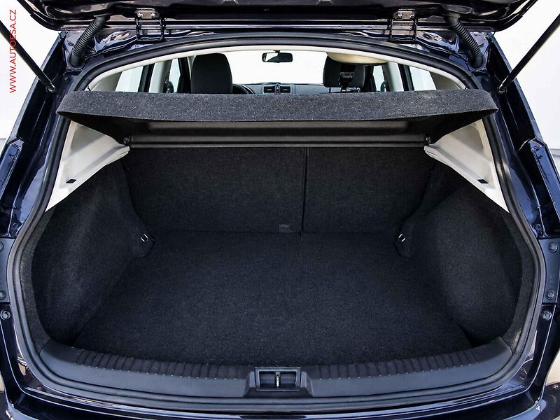 Nissan Qashqai (2013) 1.6i, 1.maj,ČR, Klima - fotka 7 z 14
