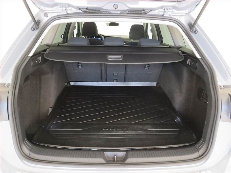 Volkswagen Golf (2023) 2.0 TDI, Navi, Tempomat - fotka 14 z 16