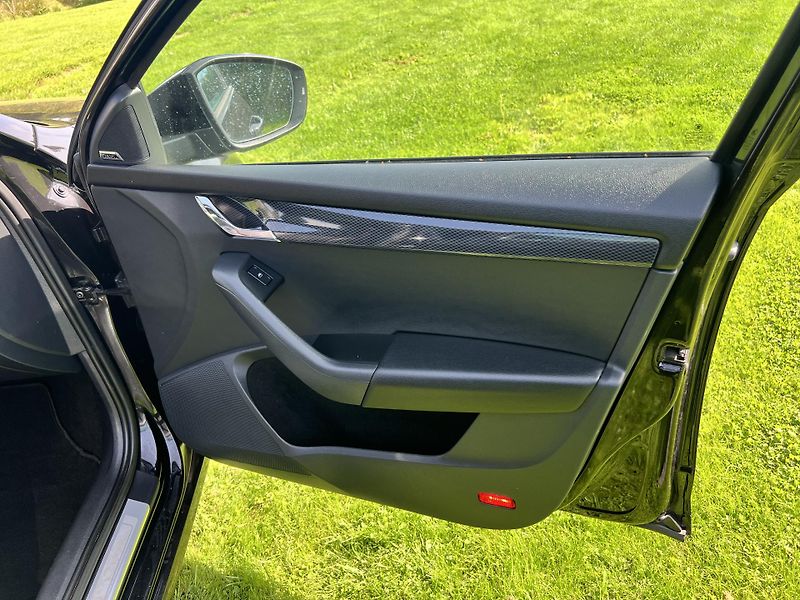 Škoda Octavia 2.0TDI 135KW,VRS,CHIP,TZ,NAVI - fotka 21 z 47