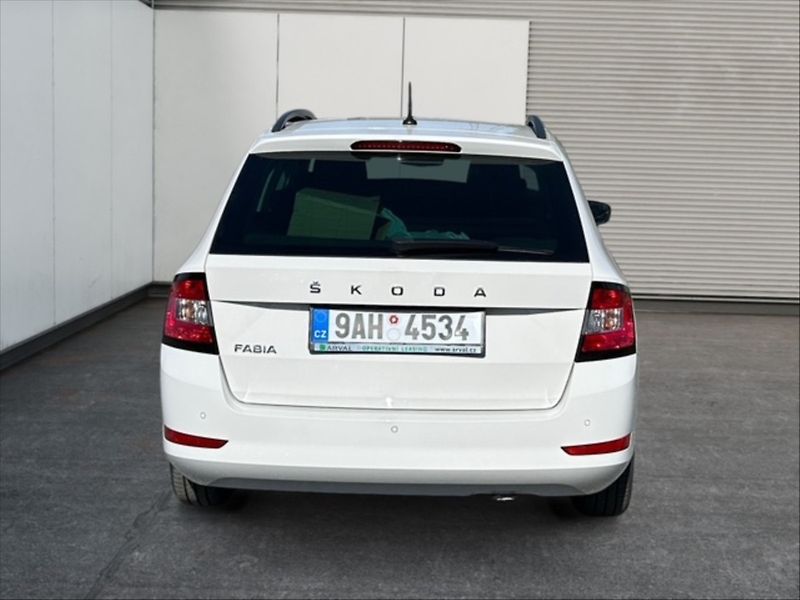 Škoda Fabia 1,0 TSI Ambition - fotka 5 z 11
