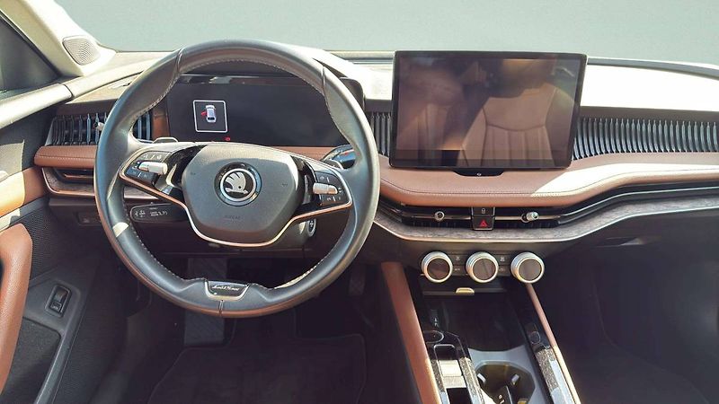 Škoda Superb Combi L&K 2,0 TDI 110kW DSG7/. - fotka 15 z 24