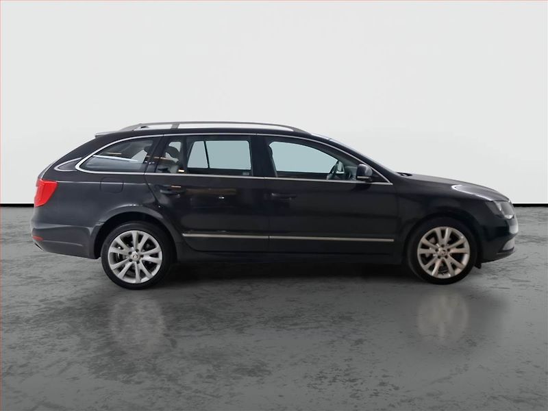 Škoda Superb (2013) Elegance 2.0 TDI, 4X4 - fotka 6 z 16