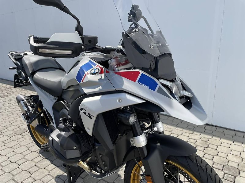 BMW (2026) R 1300 GS - fotka 4 z 12
