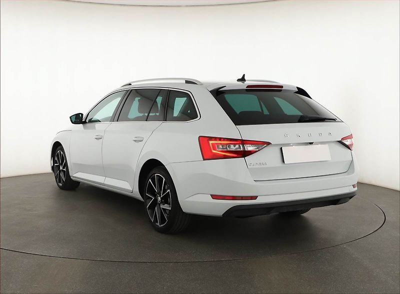 Škoda Superb (2022) Style 2.0 TDI, Automat, Kůže - fotka 4 z 21