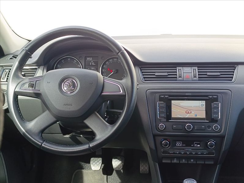 Škoda Rapid 1,2 TSi Aut.klima Navigace - fotka 16 z 38
