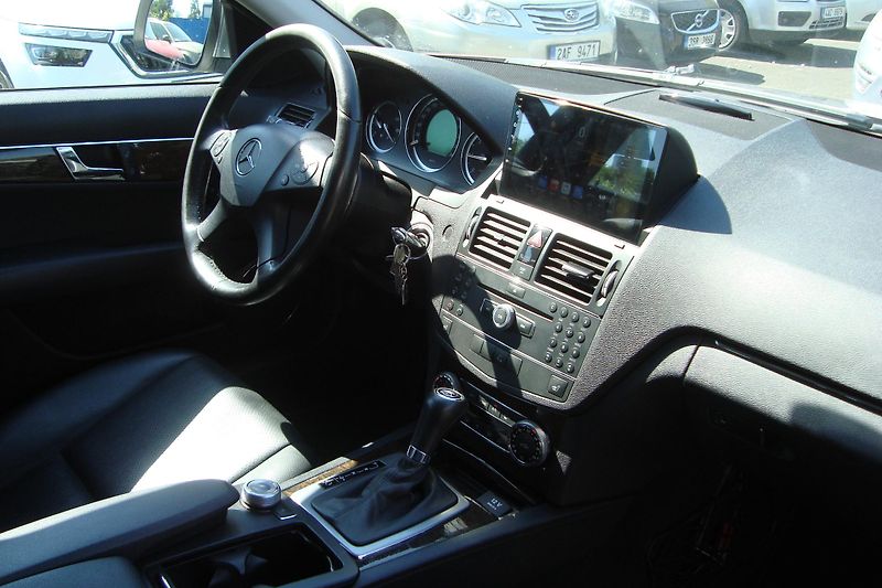 Mercedes-Benz Třídy C (2008) 220CDi,AUT,ČR,Servisní kniha - fotka 40 z 65