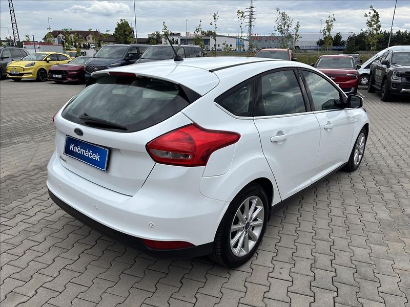 Ford Focus 1,5 TDCI 88kW Titanium - fotka 5 z 36