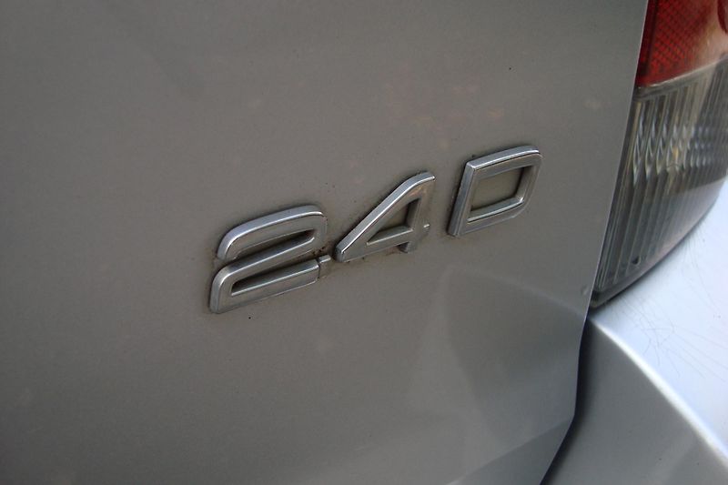 Volvo V70 (2005) 2.4 D5, AUT.,ČR - fotka 14 z 54