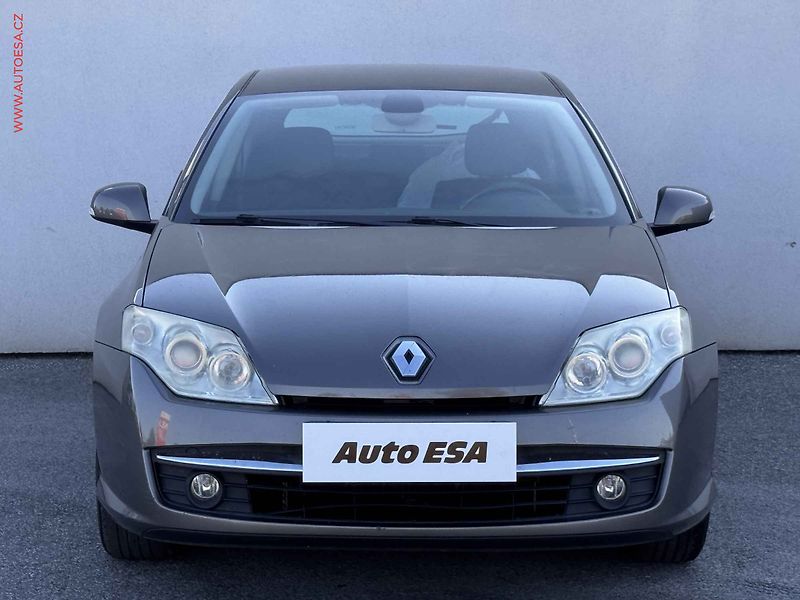 Renault Laguna (2010) 2.0 i, 1.maj,ČR, AC, tempo - fotka 2 z 13