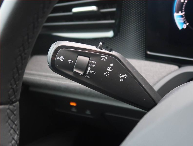 Volkswagen Passat (2025) 1.5 eTSI ACT - fotka 17 z 23
