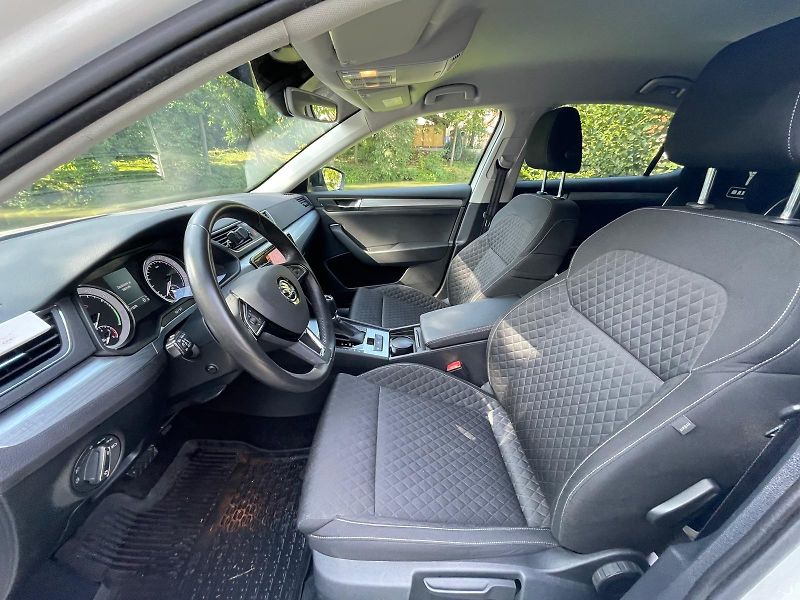 Škoda Superb (2020)  1.4 TSI iV Style DSG - fotka 12 z 15