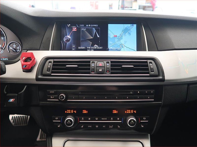 BMW Řada 5 (2016) 520d xDrive, 4X4, Automat - fotka 12 z 20