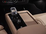 Volvo XC90 (2026) 2,0 T8  Ultra Dark - náhled 38