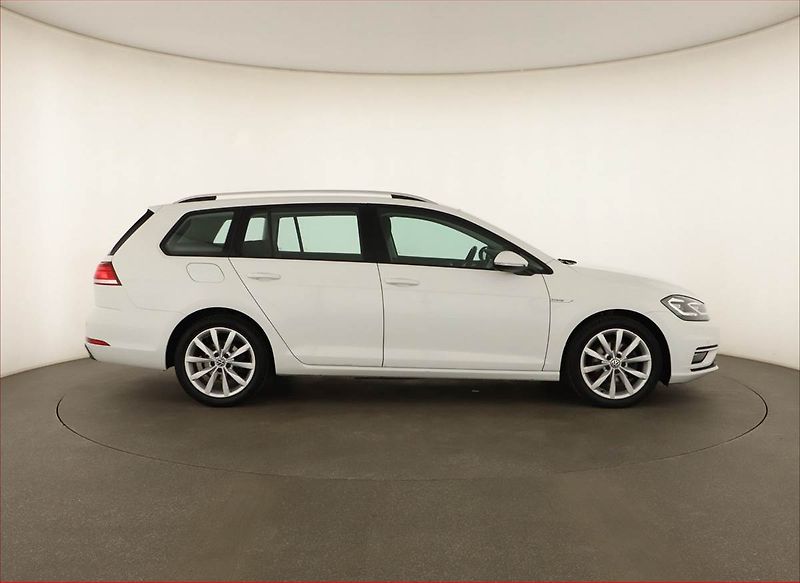 Volkswagen Golf (2020) Marathon Edition 1.5 TSI, ČR - fotka 6 z 15