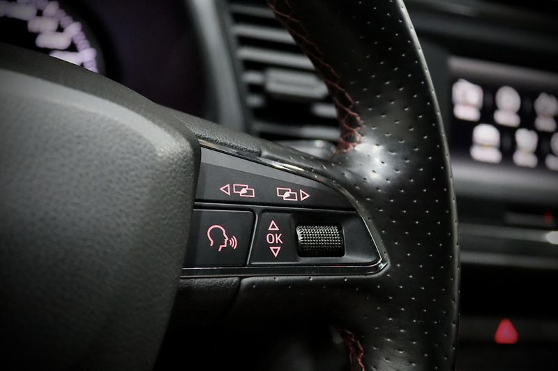 Seat Leon ST 1.4 TSI 92 kW FR - fotka 26 z 35