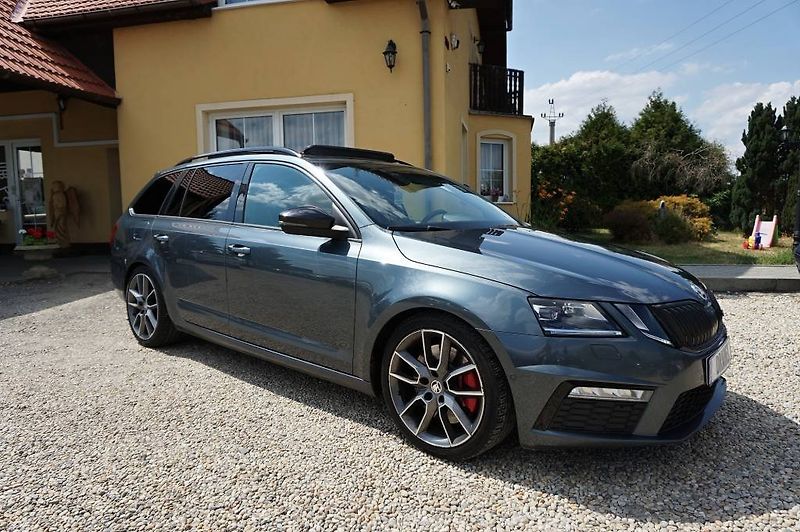 Škoda Octavia (2018) 2,0 TSI 169 kW - fotka 2 z 51