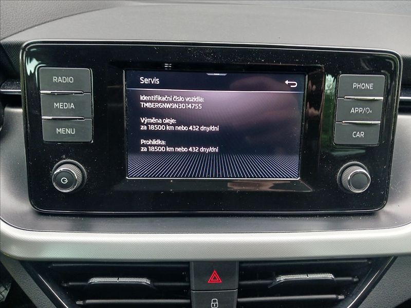 Škoda Scala 1,0 TSI 81 kW AMBITION - fotka 17 z 20