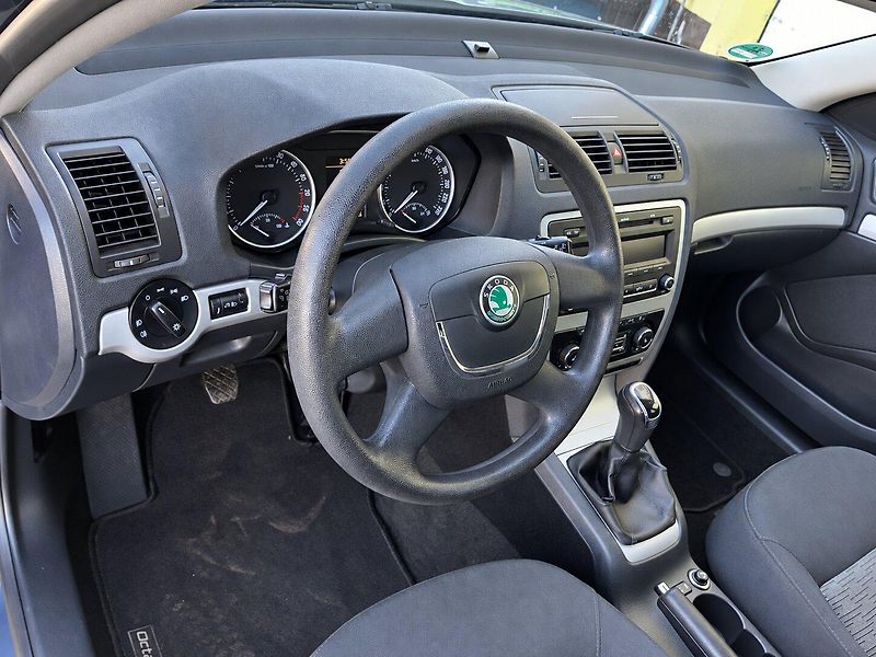 Škoda Octavia 1,6TDi (77kW)*STK DO 10/2028* - fotka 8 z 15