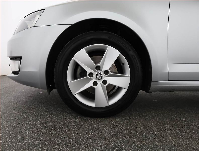 Škoda Octavia (2013) 1.4 TSI, Serv.kniha, Tempomat - fotka 16 z 16