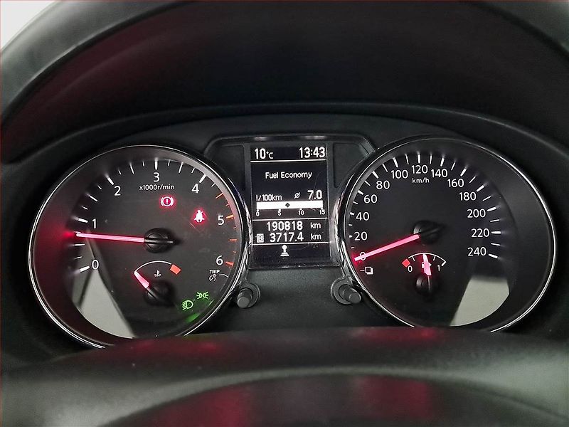 Nissan Qashqai (2012) 2.0 dCi, 4X4, Tempomat - fotka 11 z 18