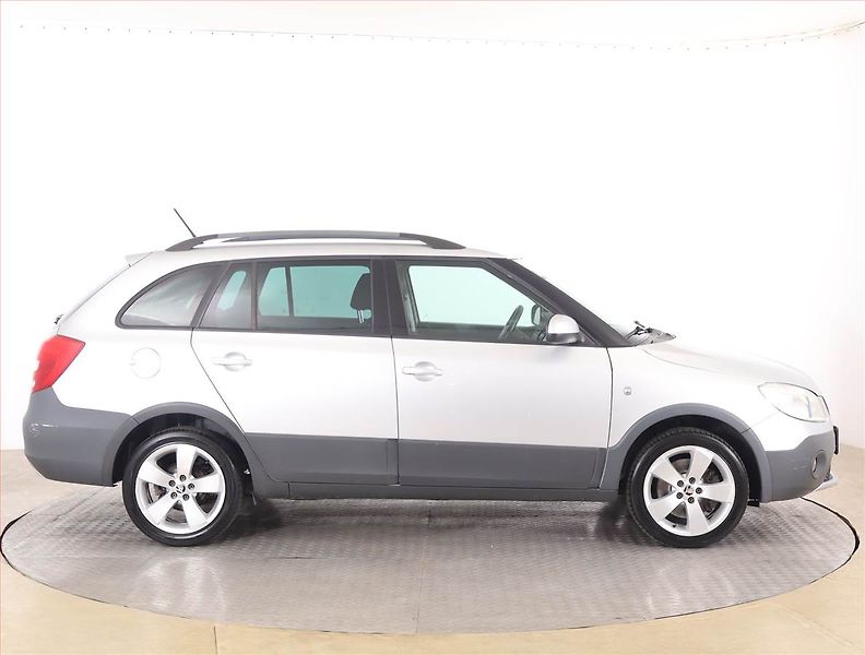 Škoda Fabia (2013) Scout 1.2 TSI, Serv.kniha - fotka 6 z 15
