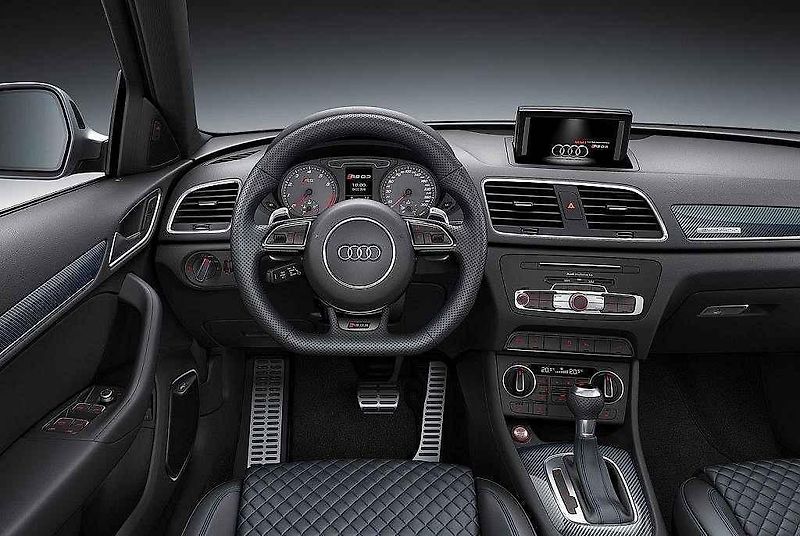 Audi RS Q3 performance.