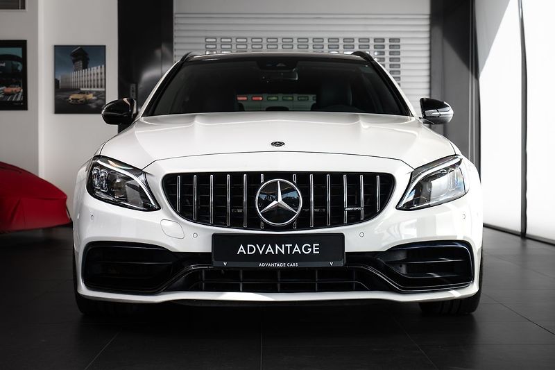 Mercedes-Benz Třídy C Burmester/Pano - fotka 2 z 19