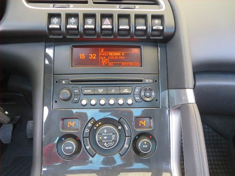 Peugeot 3008 (2010) 1.6 HDi, Tempomat - fotka 12 z 14