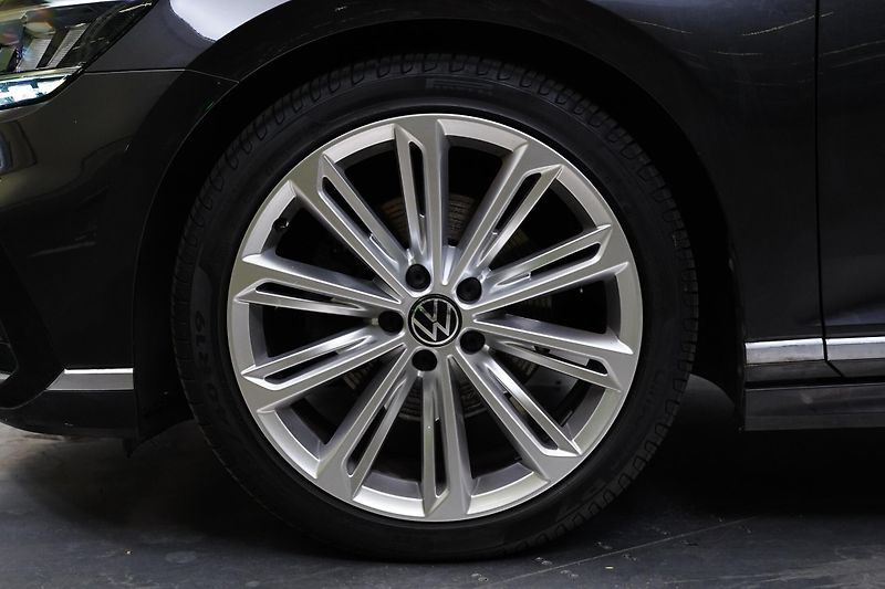 Volkswagen Passat - fotka 10 z 27