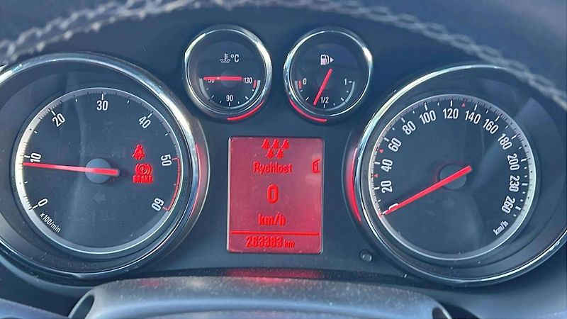 Opel Zafira Enjoy Tourer 2.0 CDTI MT6 (96 - fotka 19 z 38