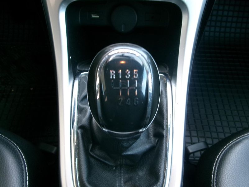 Opel Astra (2014) 1,4T KLIMA VÝHŘEV BT TEMP - fotka 18 z 25