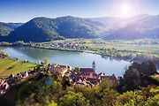 Jedno z nádherných městeček v údolí Wachau – Dürnstein.