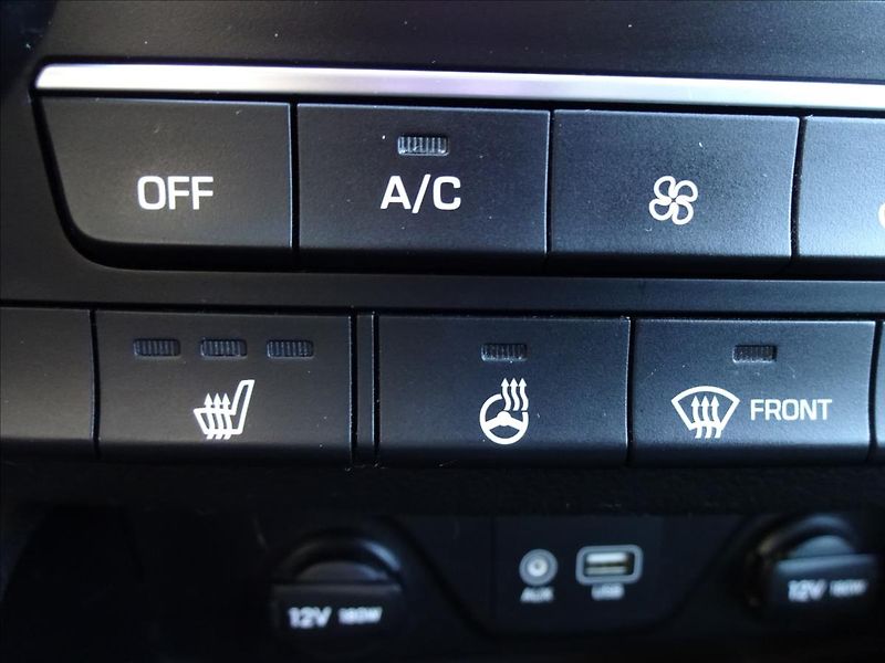 Hyundai Tucson 1,6T- GDi 130kW Trikolor - fotka 36 z 58