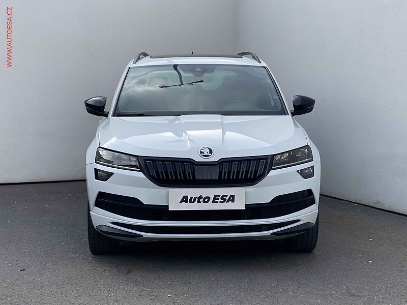 Škoda Karoq (2021) 1.5 TSi, SportLine, DSG - fotka 2 z 19