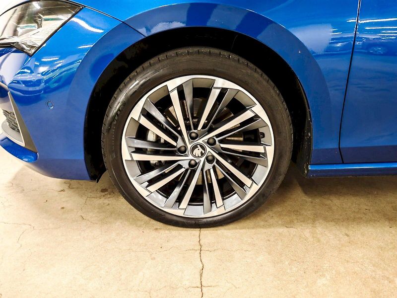 Škoda Superb (2025) Combi 2.0 TDI 142 kW DSG 4x4 L - fotka 32 z 32
