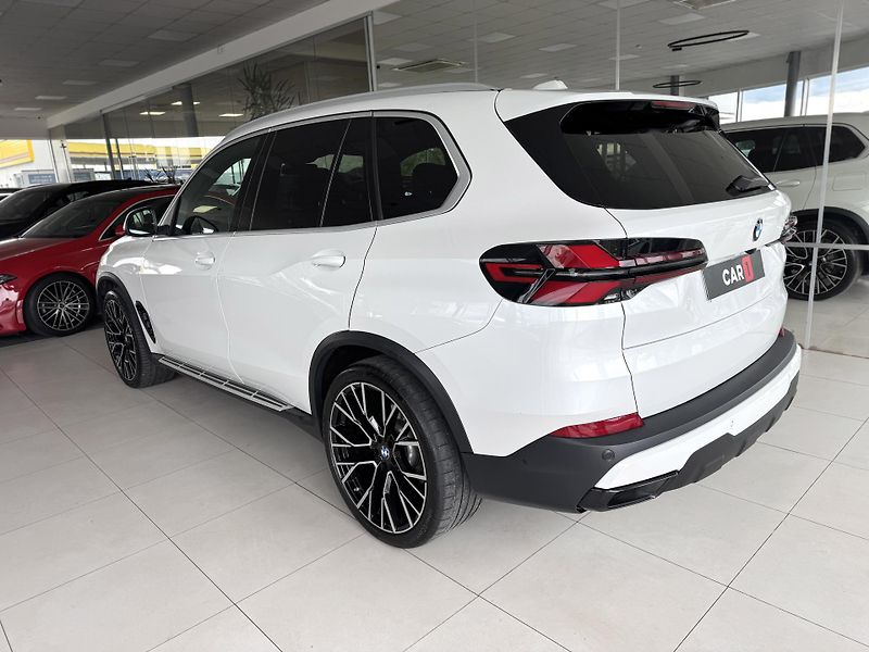 BMW X5 40i xDrive*280kW*Laser*Panoram - fotka 7 z 45