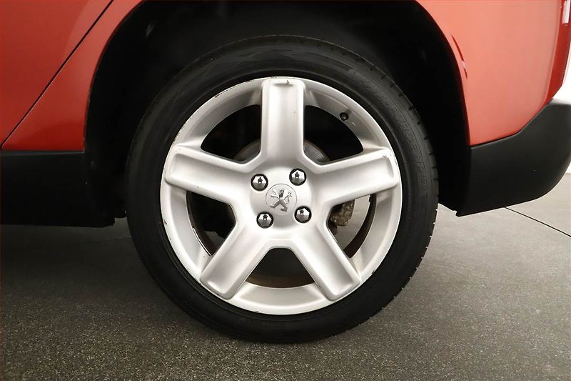 Peugeot 2008 (2015) 1.6 VTi, Tempomat - fotka 18 z 18
