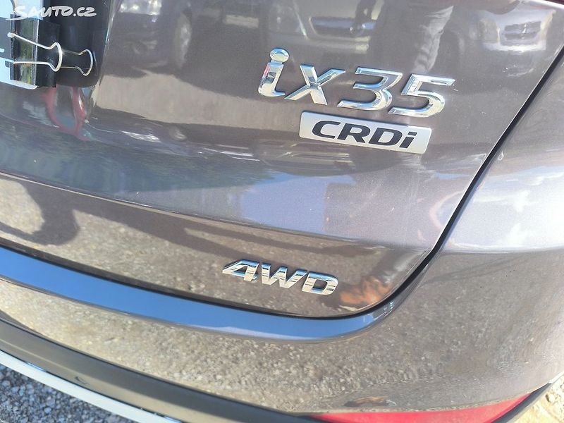 Hyundai ix35 2.0D4X4,90KM,MAX VÝBAVA,KRÁSNÝ - fotka 5 z 27