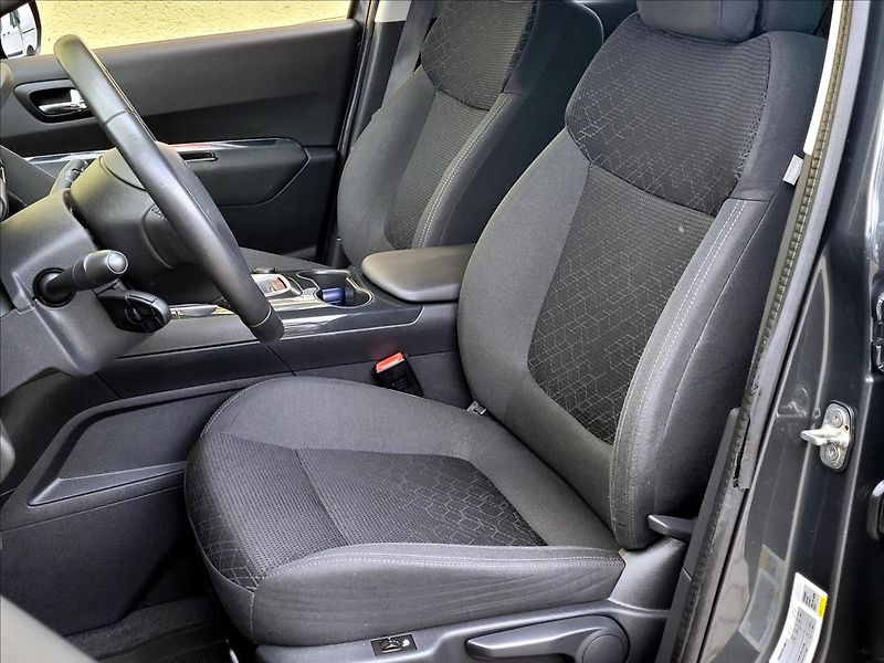 Peugeot 3008 1,6 b-HDi NAVi*SERV.KNÍŽKA* - fotka 28 z 43