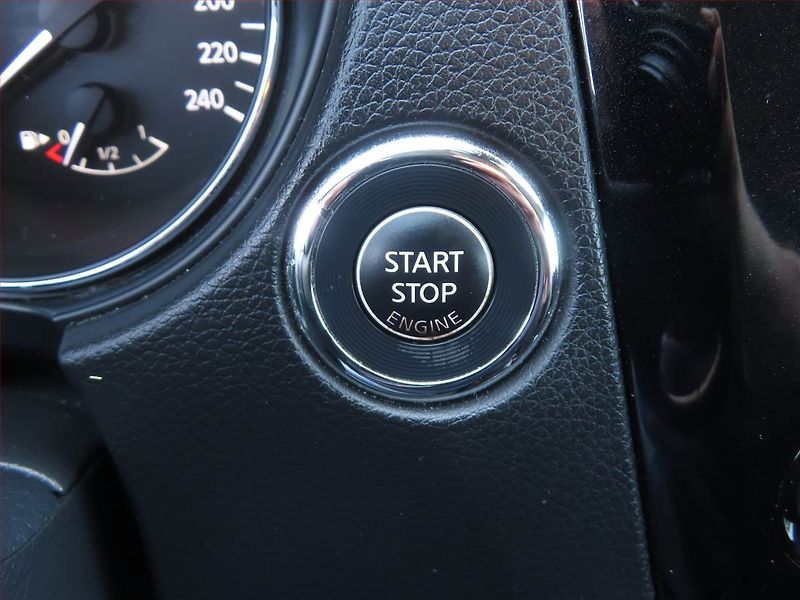 Nissan Qashqai (2016) Premier Edition 1.2 DIG-T - fotka 21 z 23