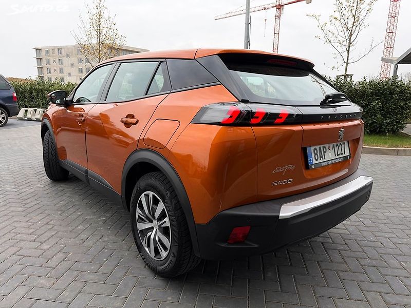 Peugeot 2008 1.2 PureTech 74 kW / tažné - fotka 5 z 21