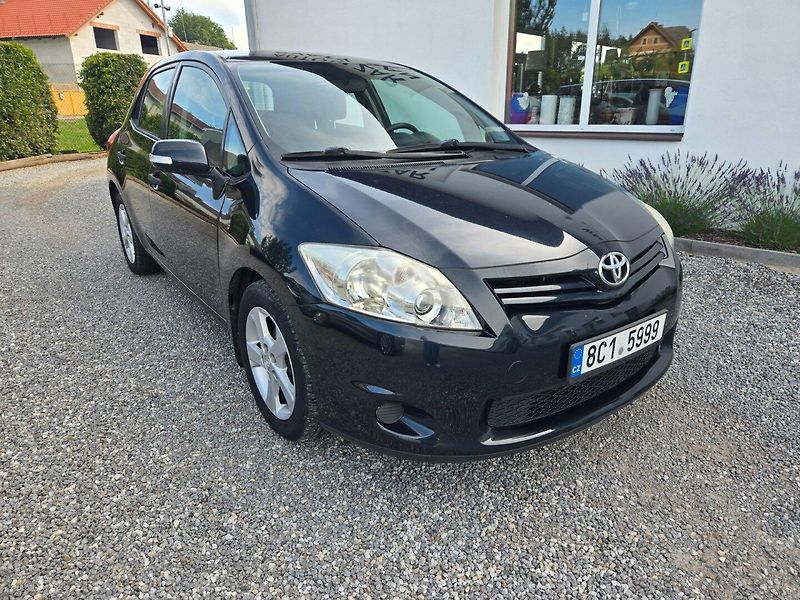 Toyota Auris (2012) 1.4 i Nová STK, 94tis.km - fotka 2 z 20